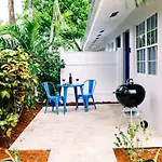 Casa Cordova Apartments By Lowkl
